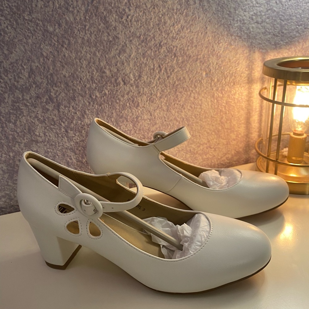 COPY - White Mary Jane heels bridal heels new size 9 with strap